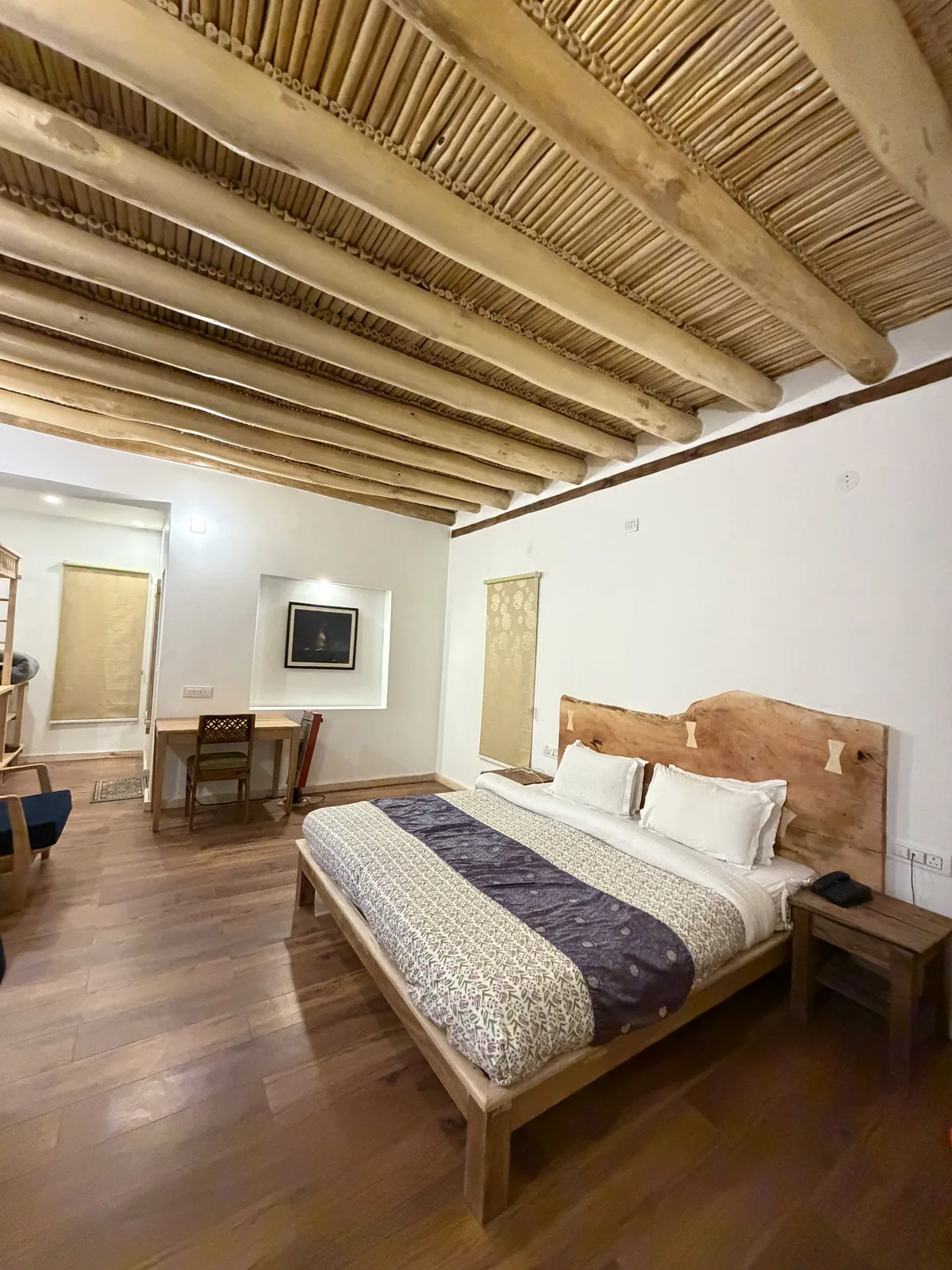 Shelkhang room interior